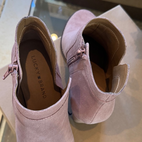 Lucky Brand Yabba Wedge Bootie in blush suede sz7.5 - Picture 5 of 8